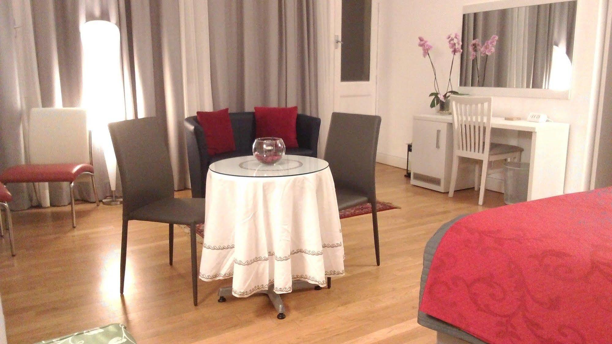 Farnese Design Alojamento de Acomodação e Pequeno-almoço 2*